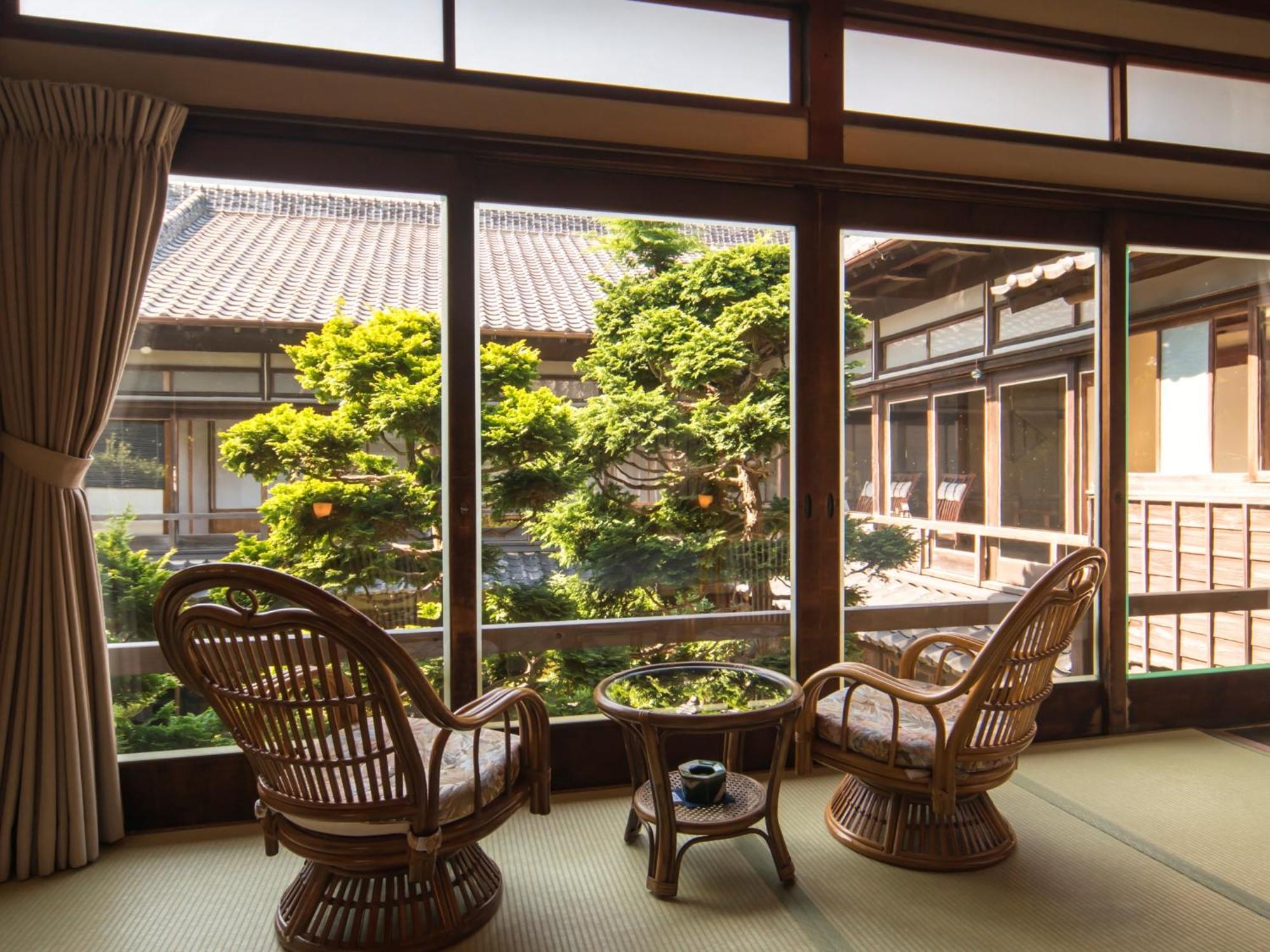 Kakujoro Hotel Tahara Exterior photo